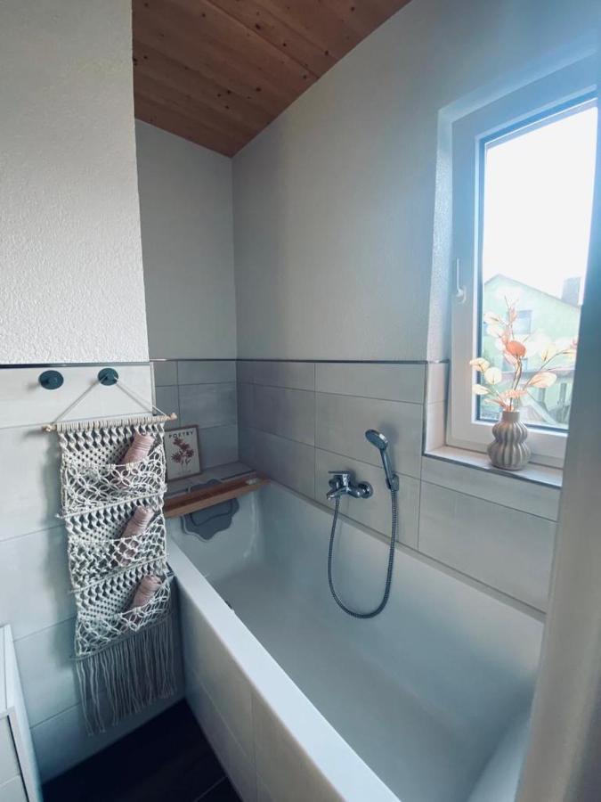 Zimmer M. Eigenem Bad Und Badewanne Direkt Am Wald Amöneburg Dış mekan fotoğraf